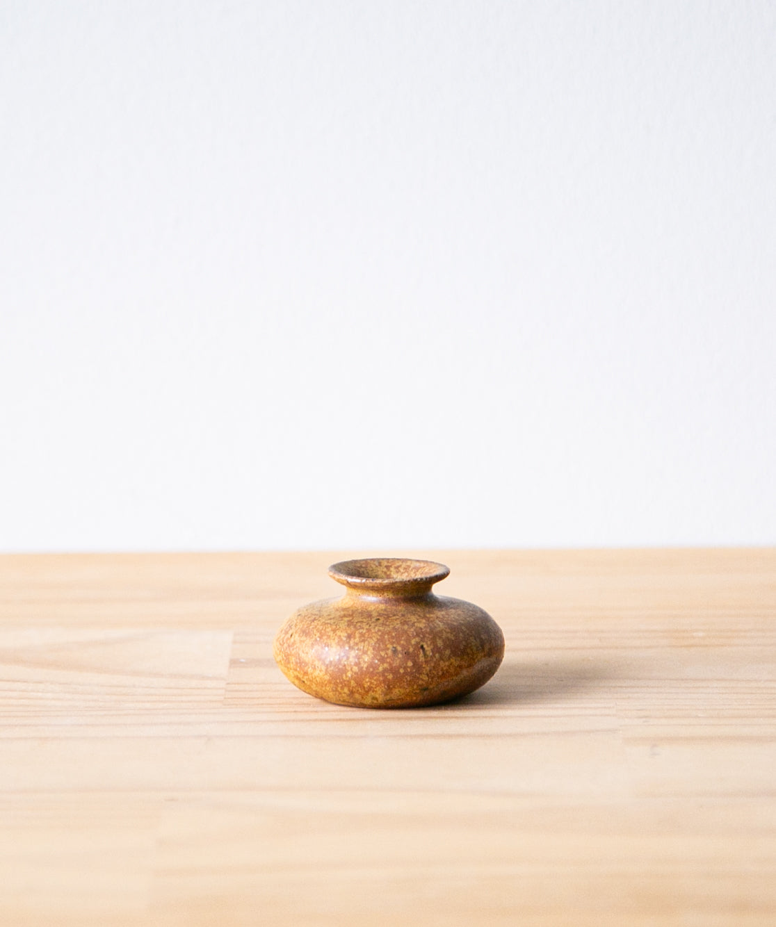 Speckled pumpkin oil jar